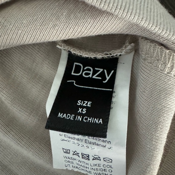 DAZY GIRLS BEIGE CROP TOP SIZE XS - Picture 3 of 3